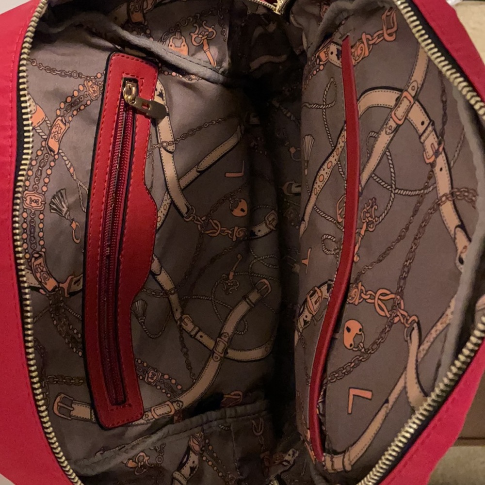 Red backpack - Picture 3 of 3